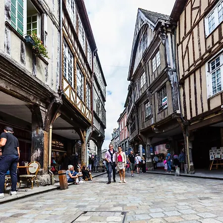 L'Appart Des Princes Combourg Exterior photo